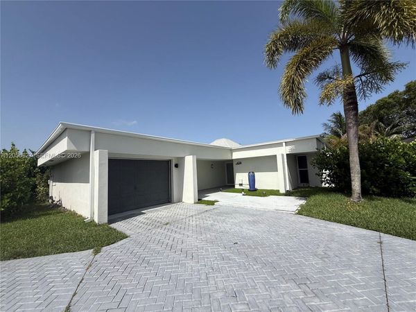 4708 Bayberry Ln , Tamarac, FL 33319