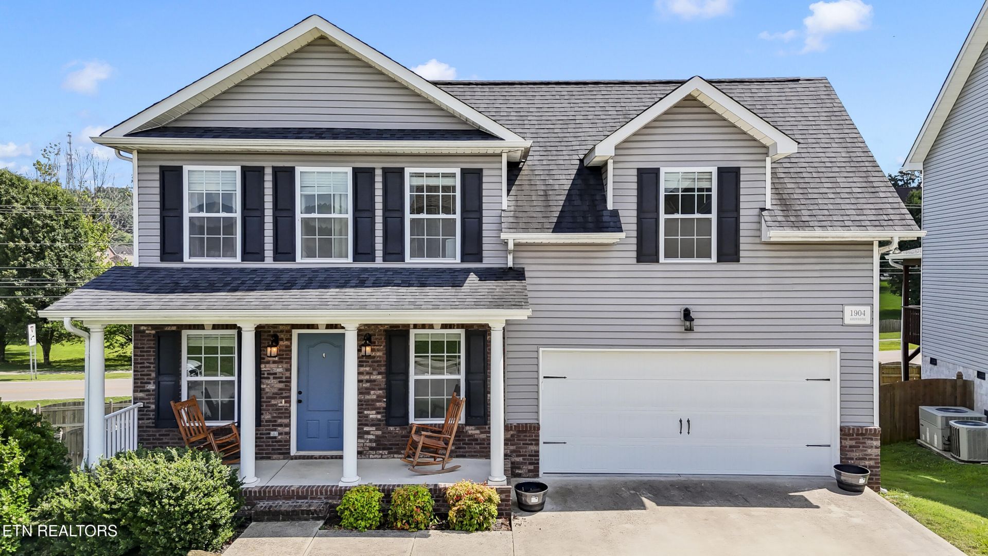 1904 Mahogany Wood Tr, Knoxville, TN 37920 Main Photo