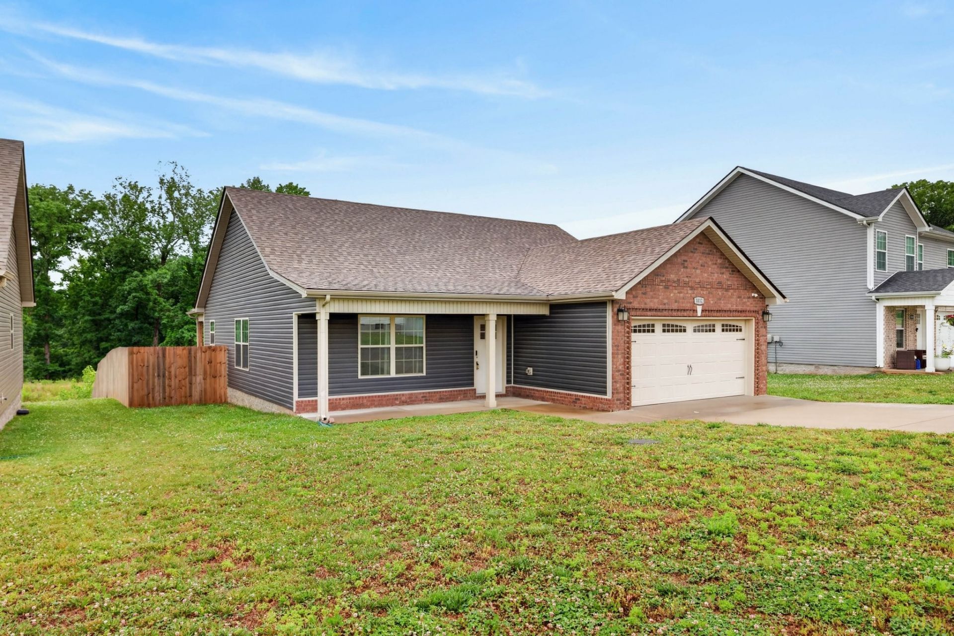1012 Dublin Dr, Clarksville, TN 37042 Main Photo