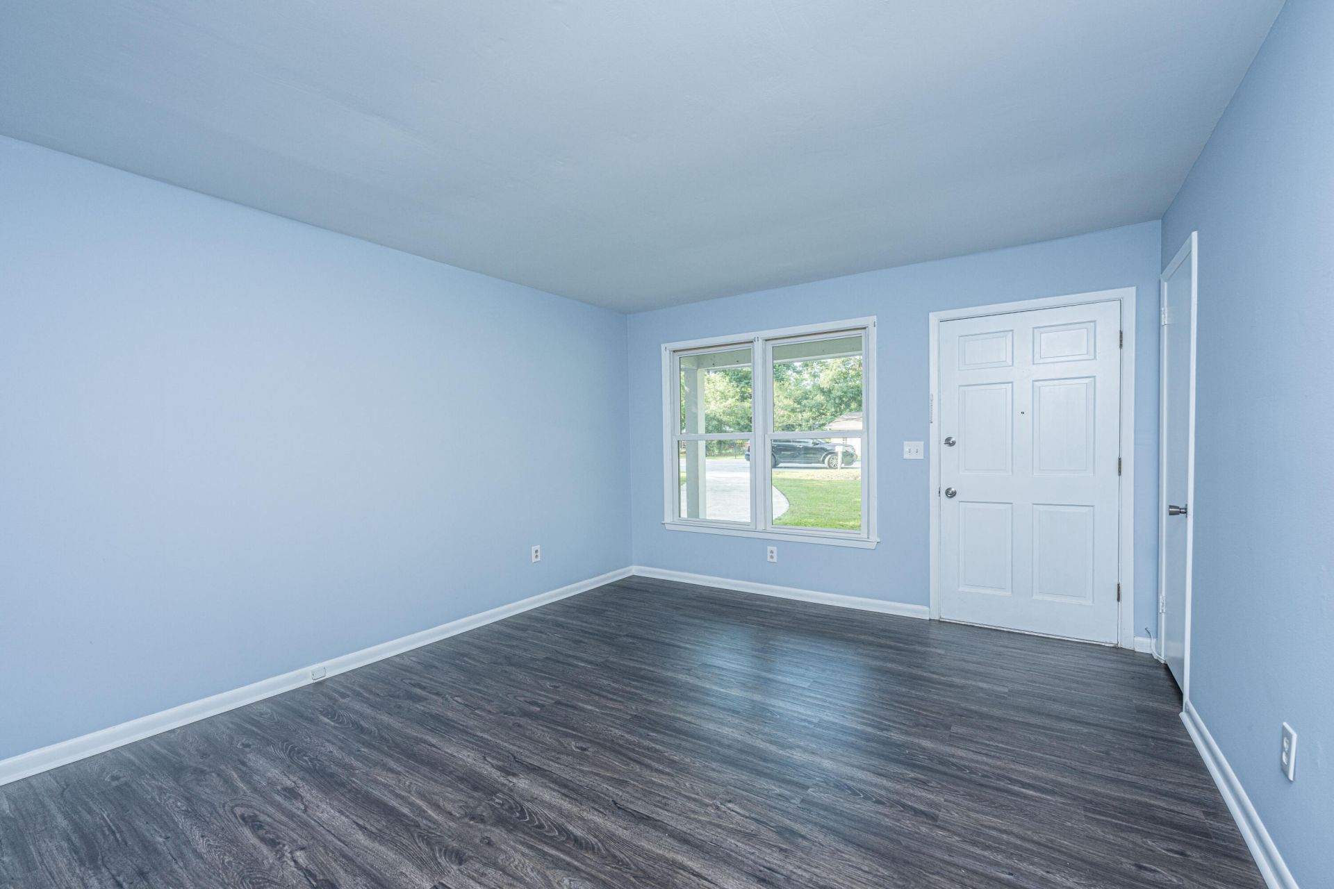 4472 Elderwood Court Photo 6