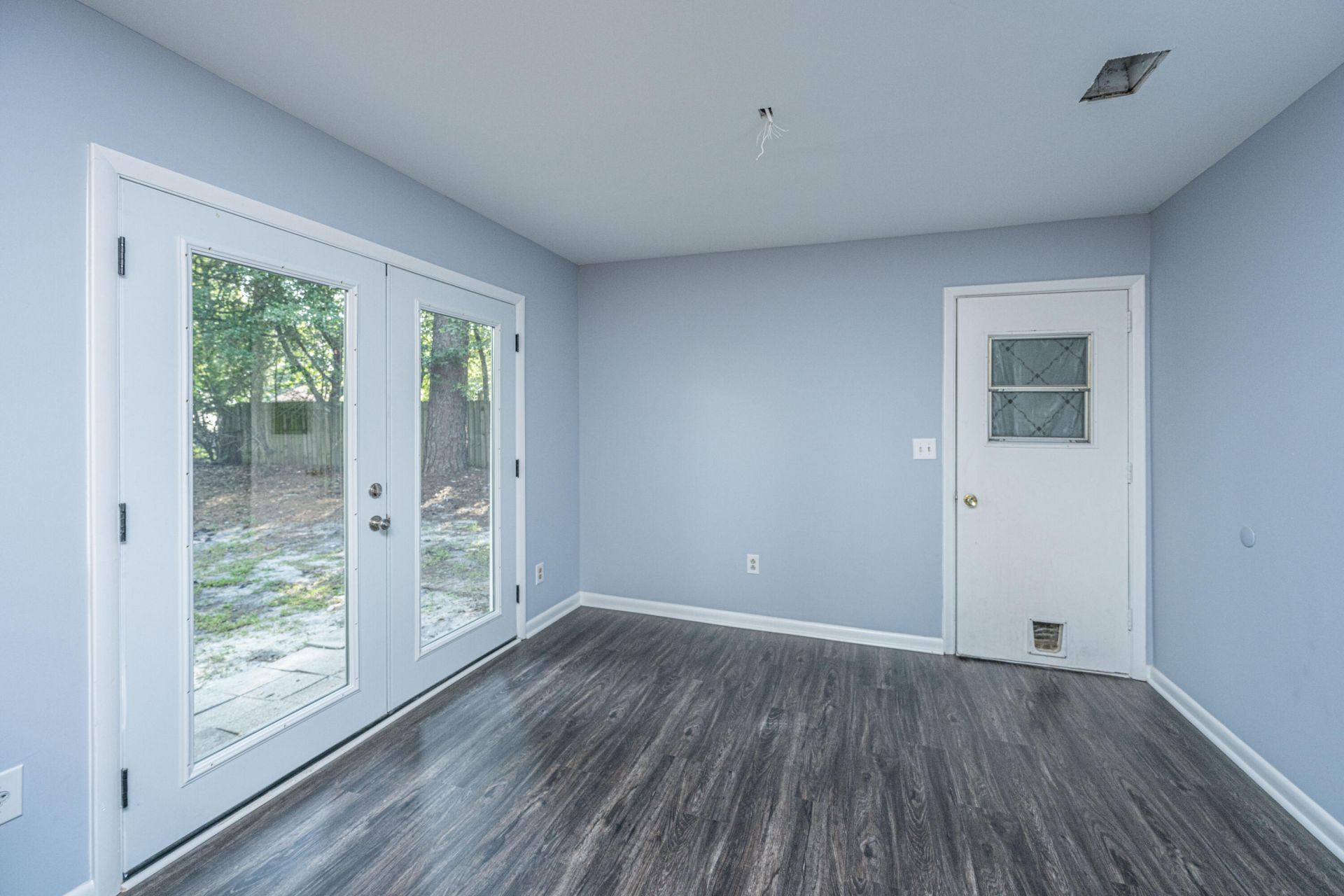 4472 Elderwood Court Photo 9