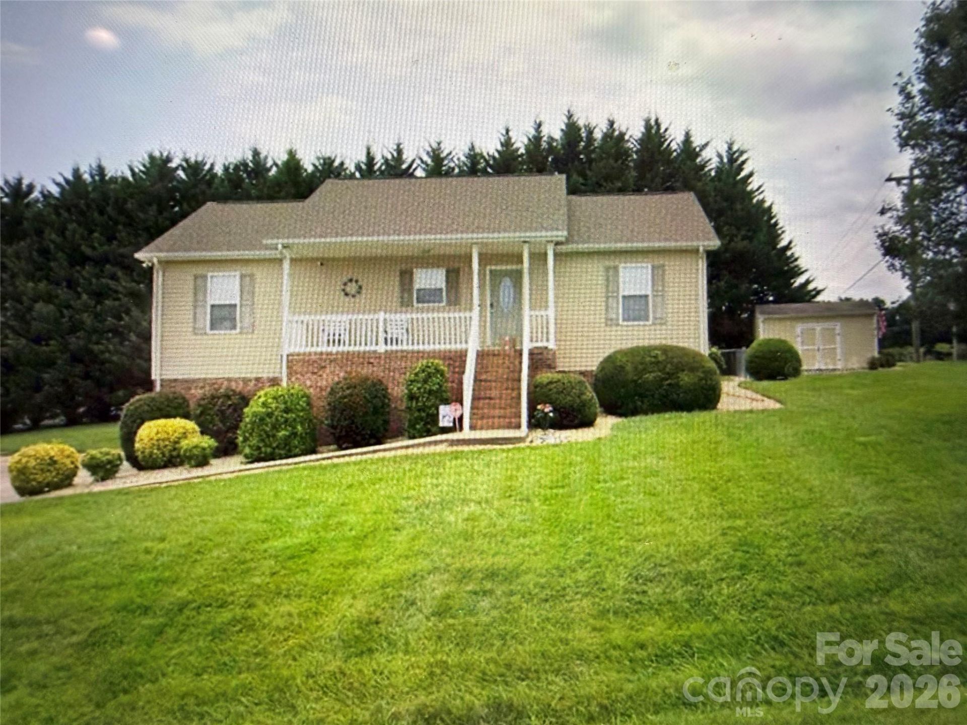 1305 Gallatin Lane, Hudson, NC 28638 Main Photo