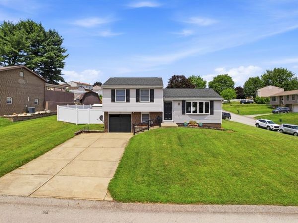 850 Westchester Dr, Irwin, PA 15642