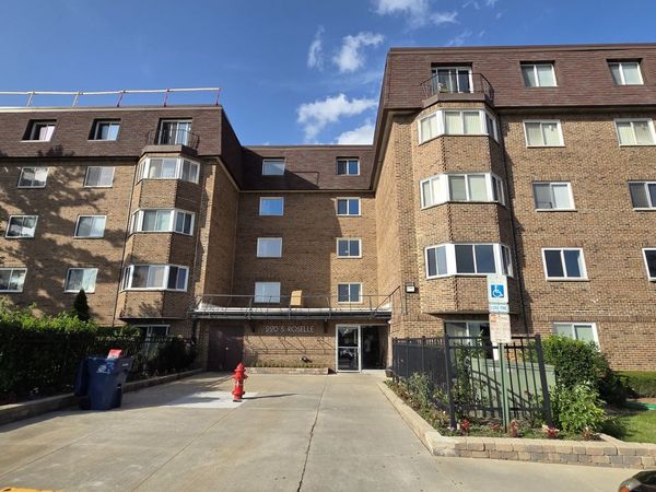 220 S Roselle Road , Unit 222, Schaumburg, IL 60193