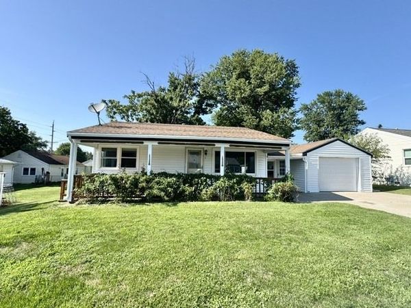 1 Jacqueline Drive , Muscatine, IA 52761