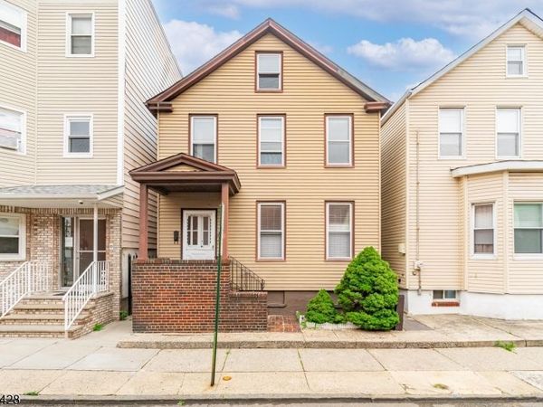 8 Lincoln Ave, Kearny, NJ 07032
