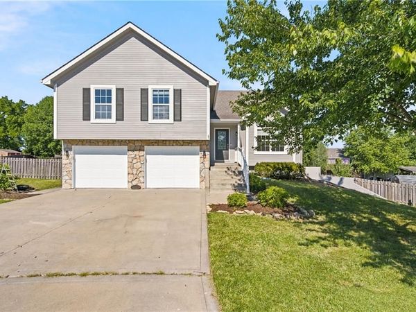 3705 Lee Court, Leavenworth, KS 66048