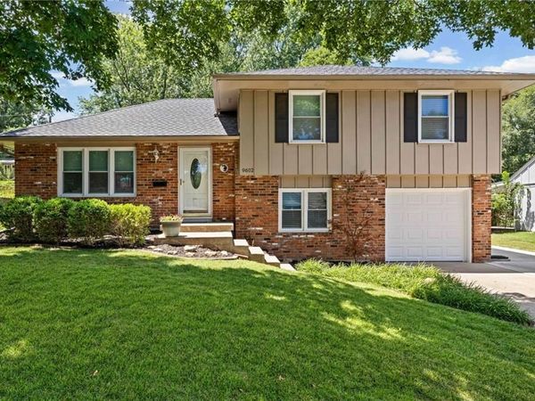 9602 Eby Street, Overland Park, KS 66212