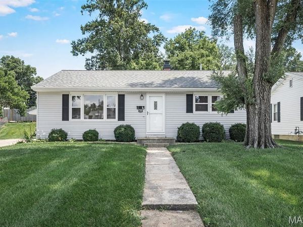 430 Rose Drive, St Charles, MO 63301