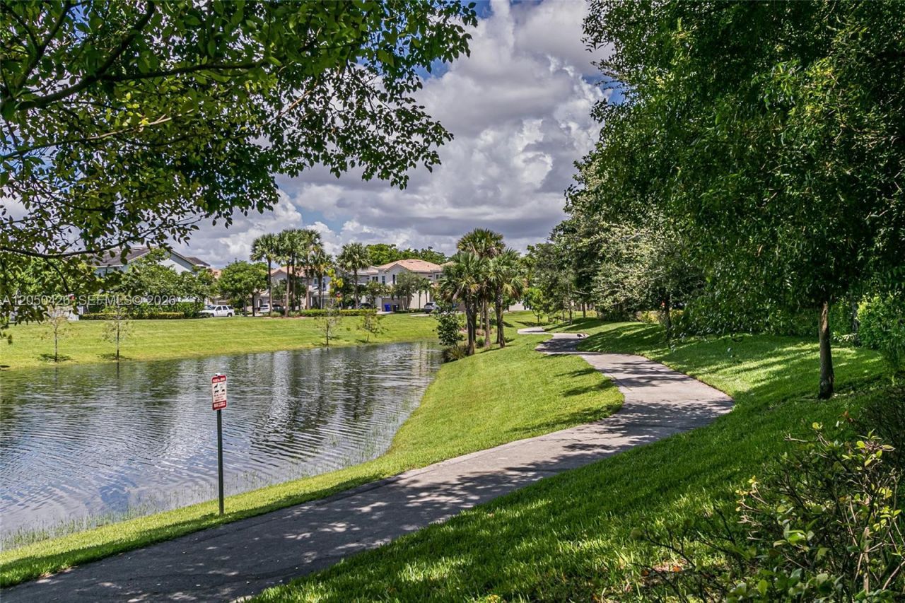 4400 Hillcrest Dr, Unit 308A, Hollywood, FL 33021 Photo