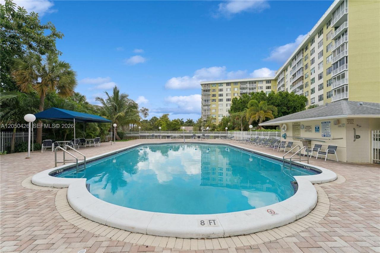 4400 Hillcrest Dr, Unit 308A, Hollywood, FL 33021 Photo