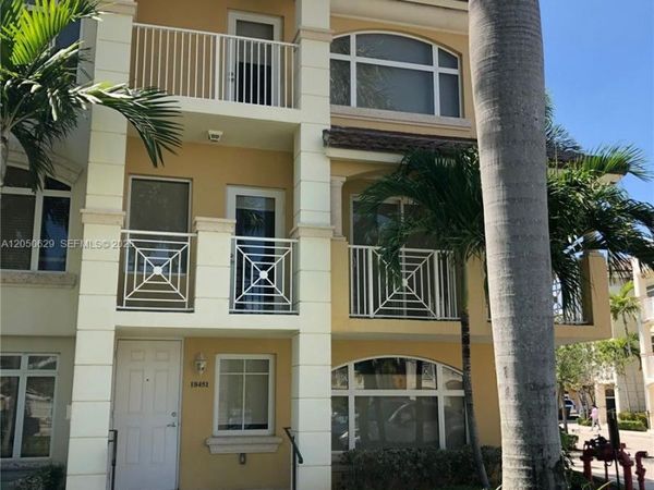 18451 NE 27th Pl , Aventura, FL 33160