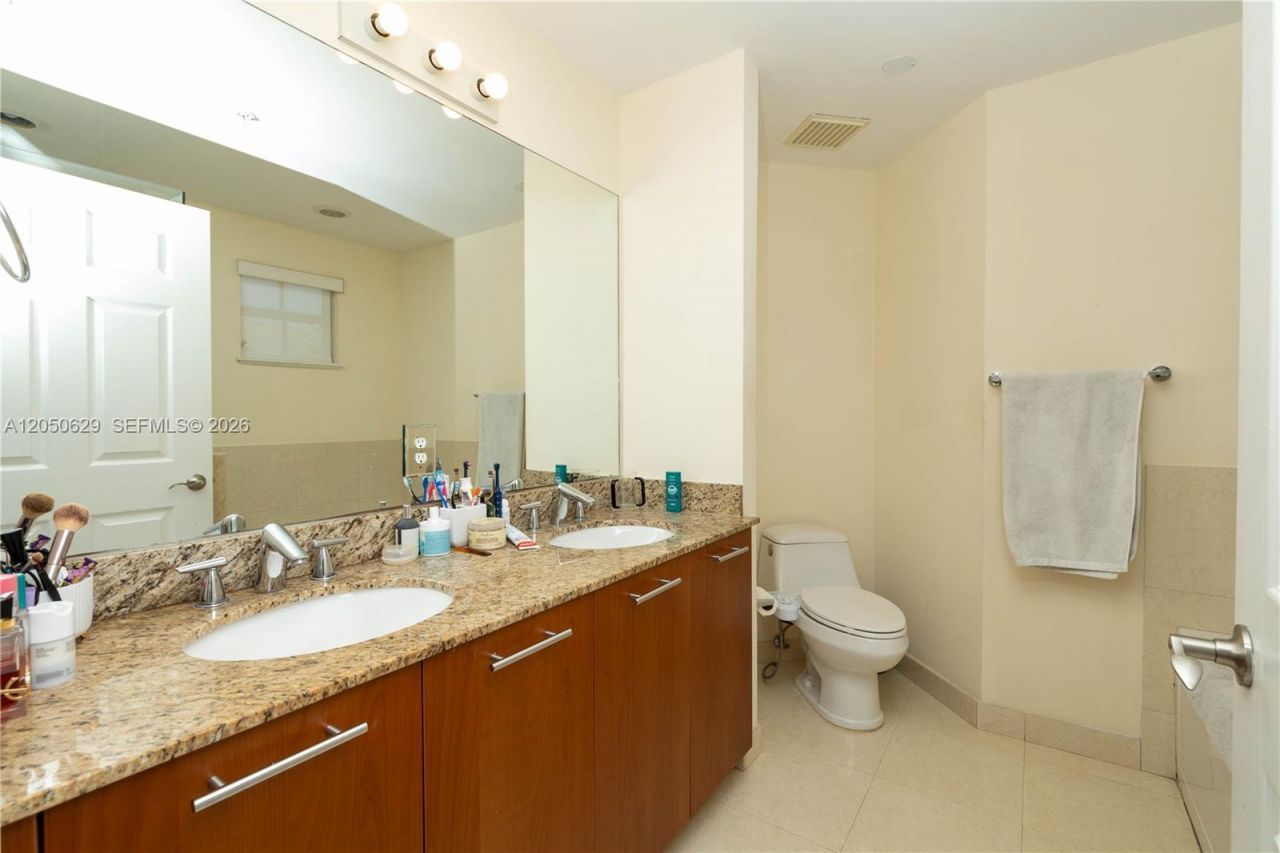 18451 NE 27th Pl, Aventura, FL 33160 Photo