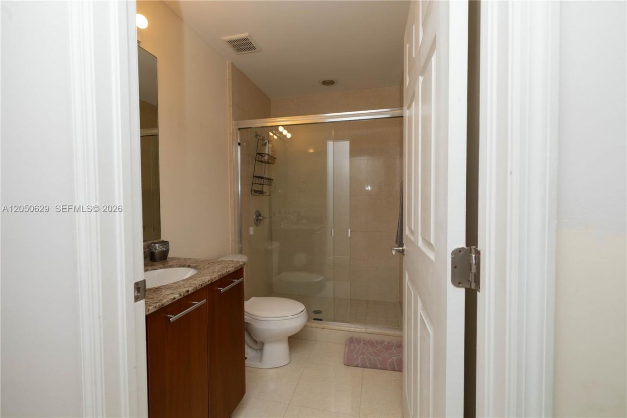 18451 NE 27th Pl, Aventura, FL 33160 Photo