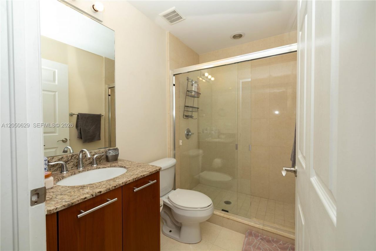 18451 NE 27th Pl, Aventura, FL 33160 Photo
