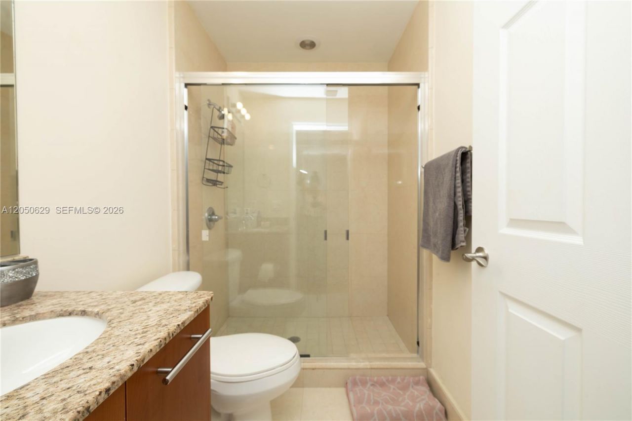 18451 NE 27th Pl, Aventura, FL 33160 Photo
