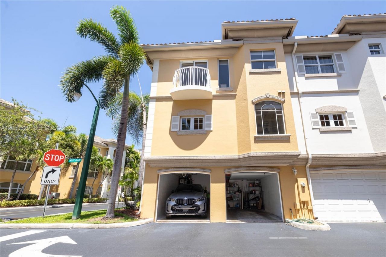 18451 NE 27th Pl, Aventura, FL 33160 Photo