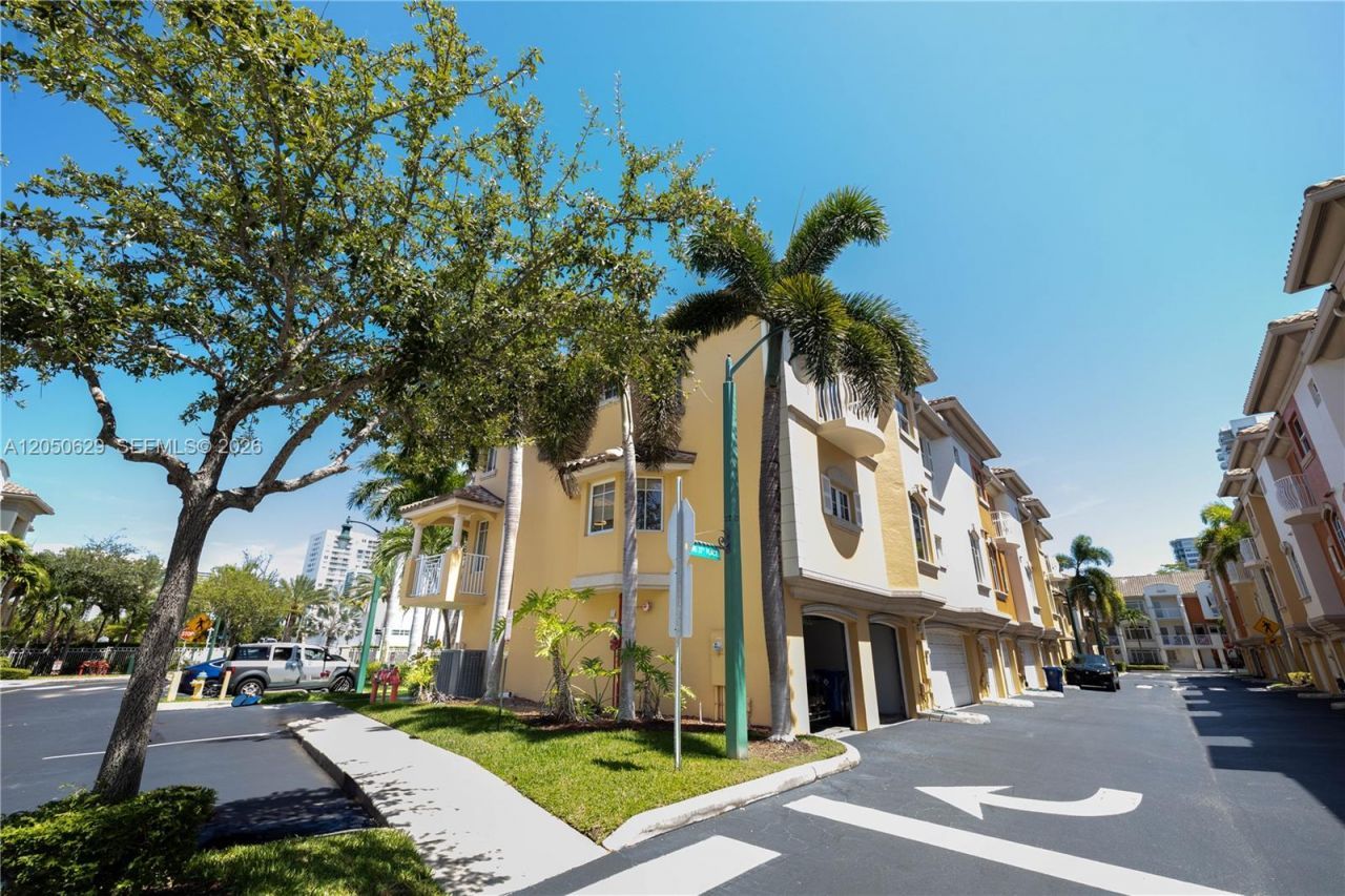 18451 NE 27th Pl, Aventura, FL 33160 Photo