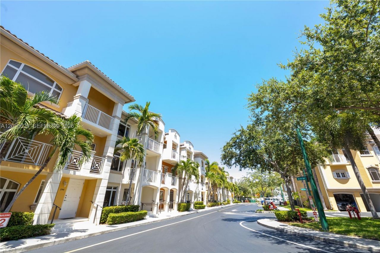 18451 NE 27th Pl, Aventura, FL 33160 Photo