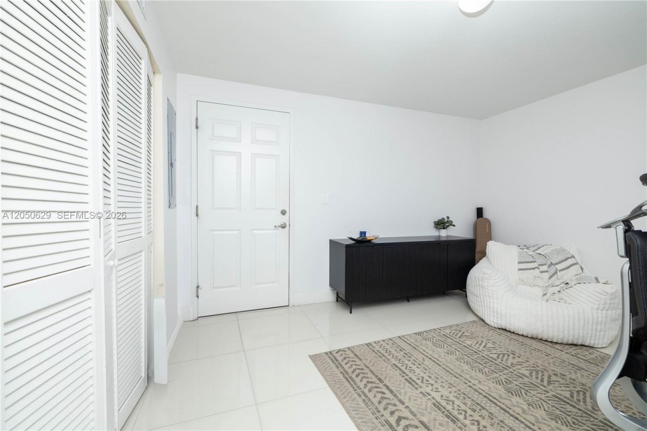 18451 NE 27th Pl, Aventura, FL 33160 Photo