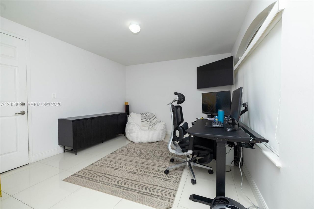 18451 NE 27th Pl, Aventura, FL 33160 Photo