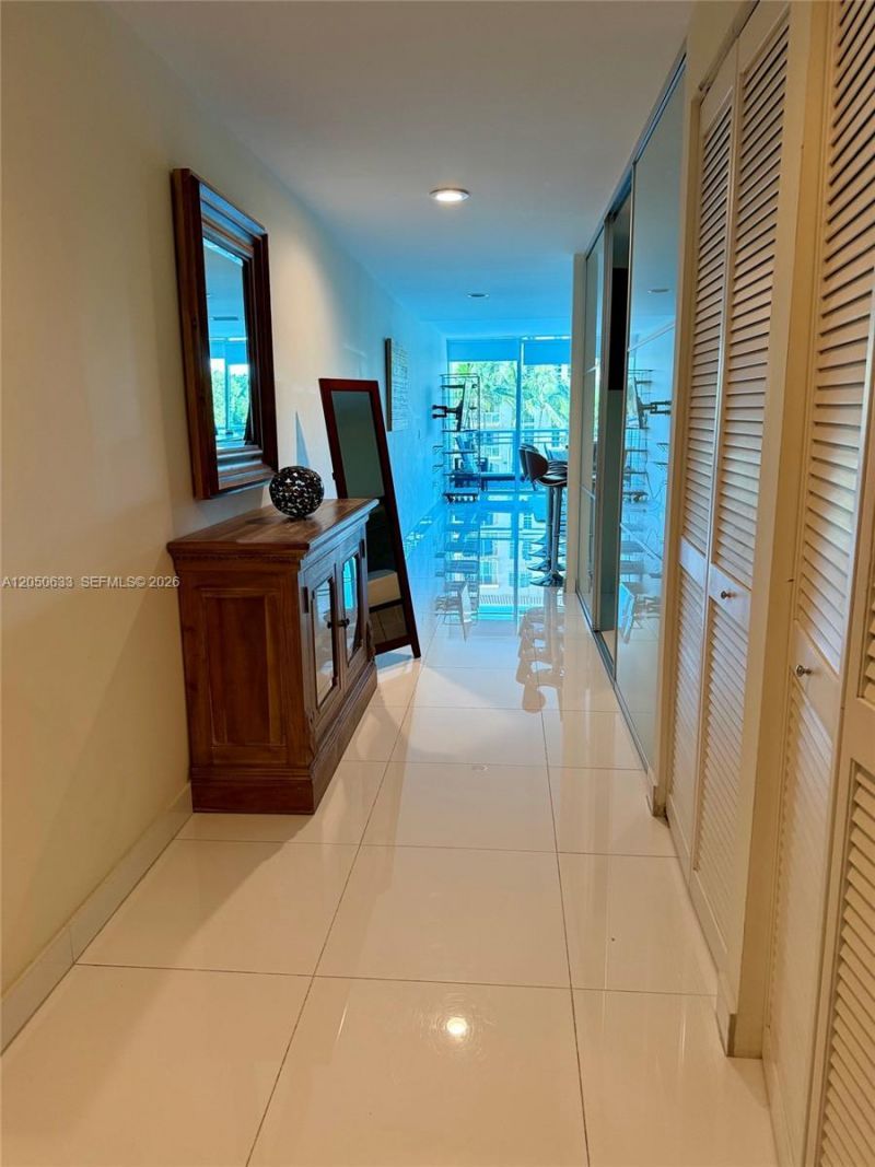 2950 NE 188th St , Unit 216, Aventura, FL 33180 Photo