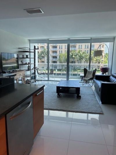 2950 NE 188th St , Unit 216, Aventura, FL 33180 Photo