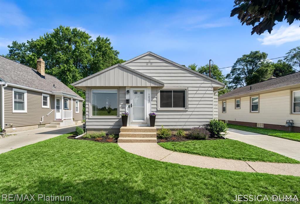 1027 Evelyn Street Ne, Grand Rapids, MI 49505 Main Photo