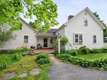 7 Bennington Road, Hancock, NH 03449