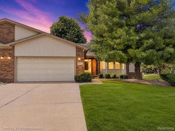 46839 Scotch Pine Lane, Macomb Twp, MI 48042