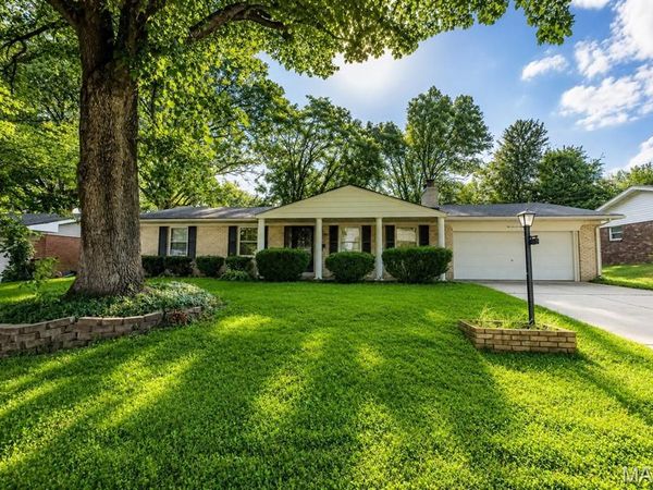 121 Williamsburg Drive, Belleville, IL 62221