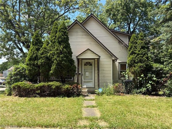 438 Baldwin Road , Akron, OH 44312
