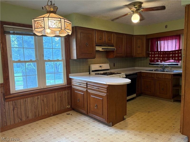 438 Baldwin Road, Akron, OH 44312 Photo 8