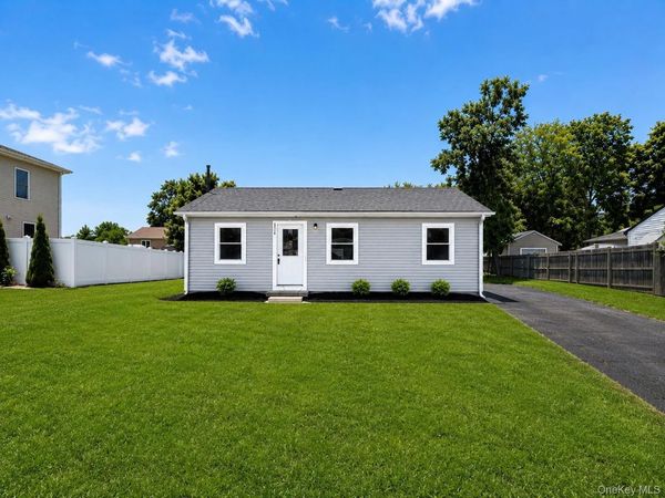 818 Meade Avenue , Bellport, NY 11713