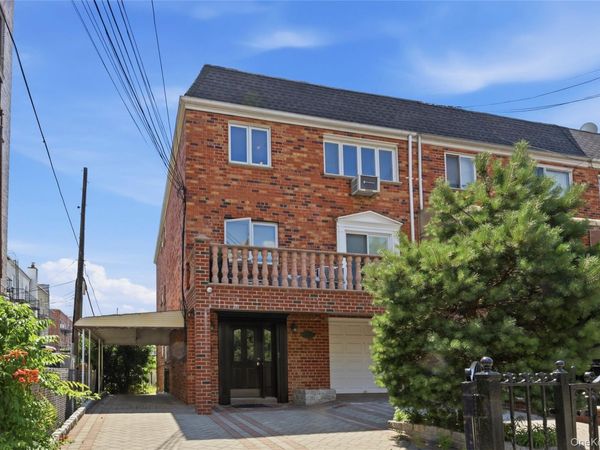 2511 44th Street, Astoria, NY 11103