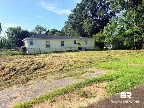 2803 S College Street, Mobile, AL 36610