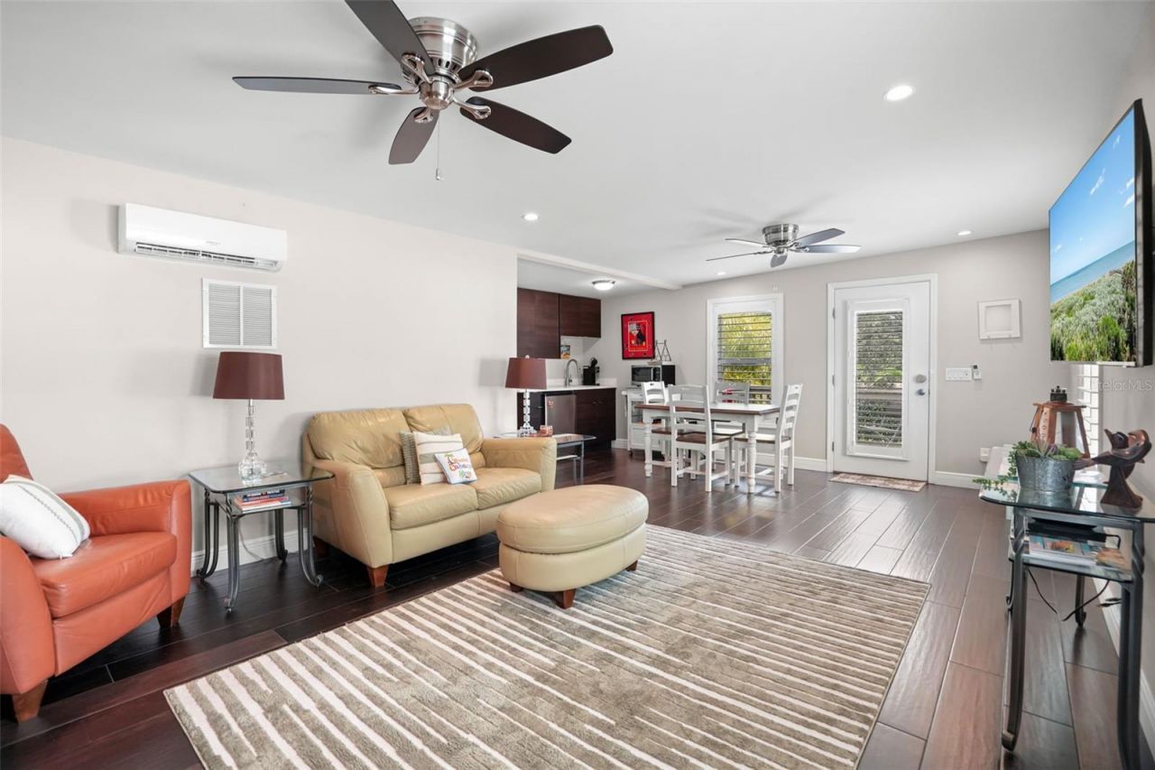 636 Wilkie Street, Dunedin, FL 34698 Photo