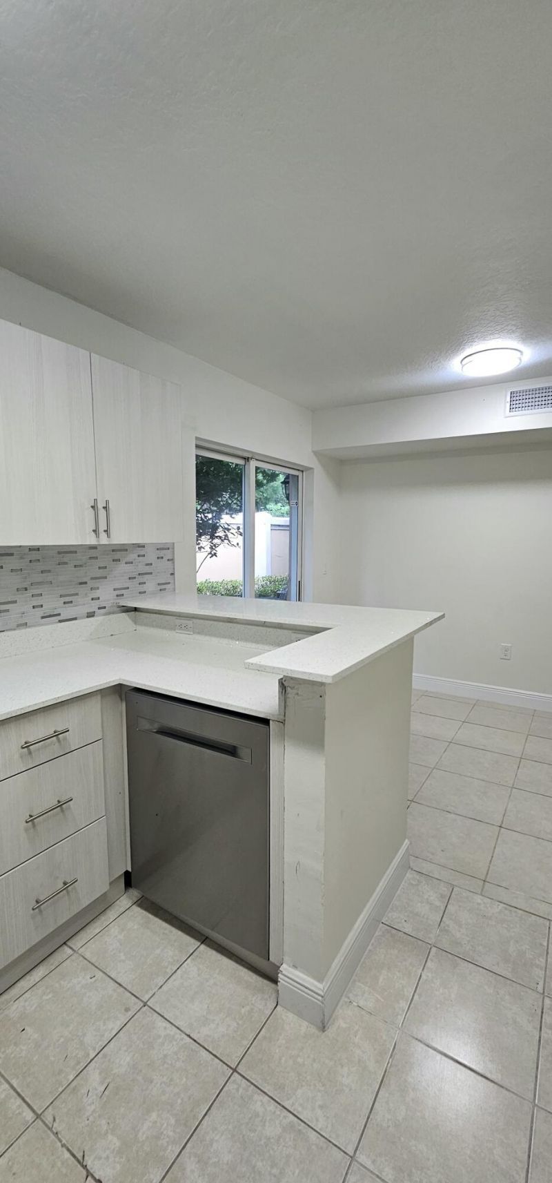 3770 N Jog Road, Unit 101, West Palm Beach, FL 33411 Photo