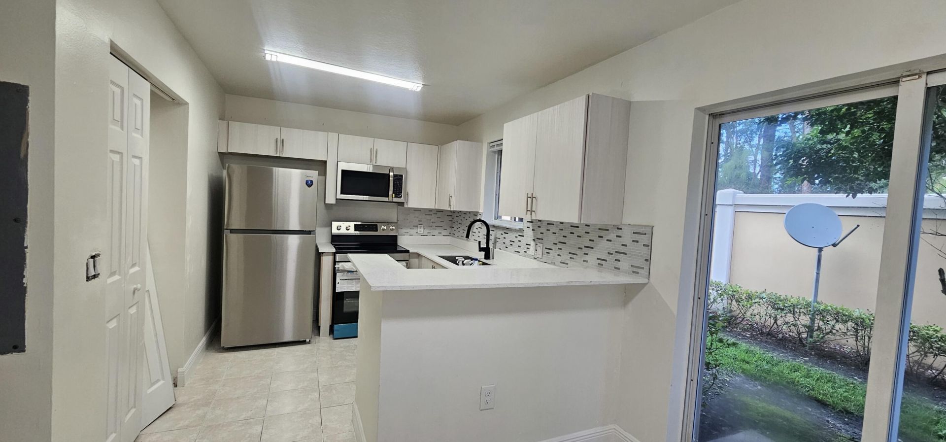 3770 N Jog Road, Unit 101, West Palm Beach, FL 33411 Photo