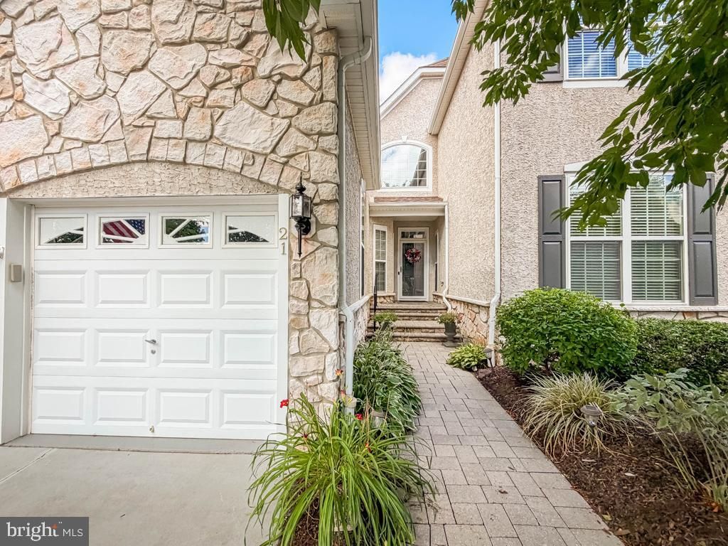 21 VAN ARTSDALEN DRIVE , WASHINGTON CROSSING, PA 18977