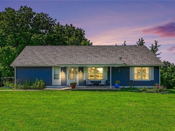 9241 Hamm Drive, Oskaloosa, KS 66066