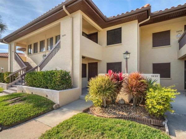 5231 LAKE VILLAGE DRIVE, Unit 27, SARASOTA, FL 34235