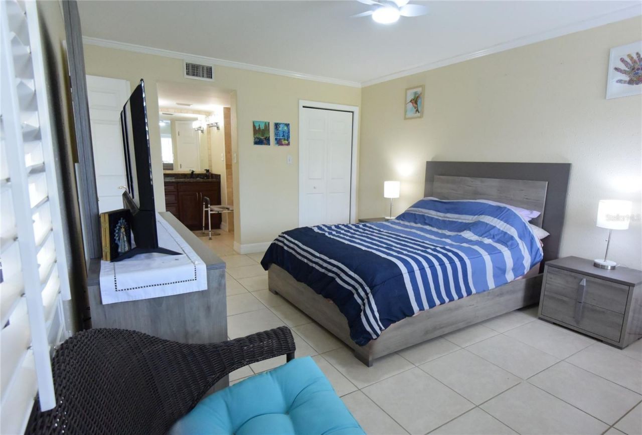 5231 Lake Village Drive, Unit 27, Sarasota, FL 34235 Photo