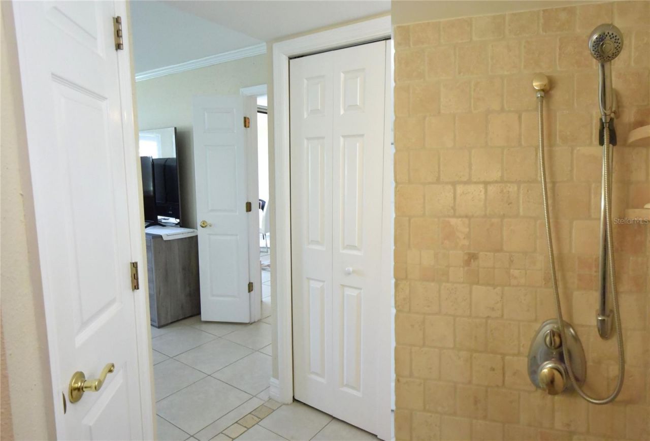5231 Lake Village Drive, Unit 27, Sarasota, FL 34235 Photo