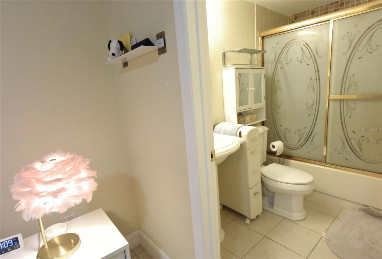 5231 Lake Village Drive, Unit 27, Sarasota, FL 34235 Photo