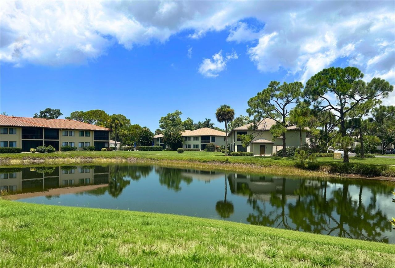 5231 Lake Village Drive, Unit 27, Sarasota, FL 34235 Photo