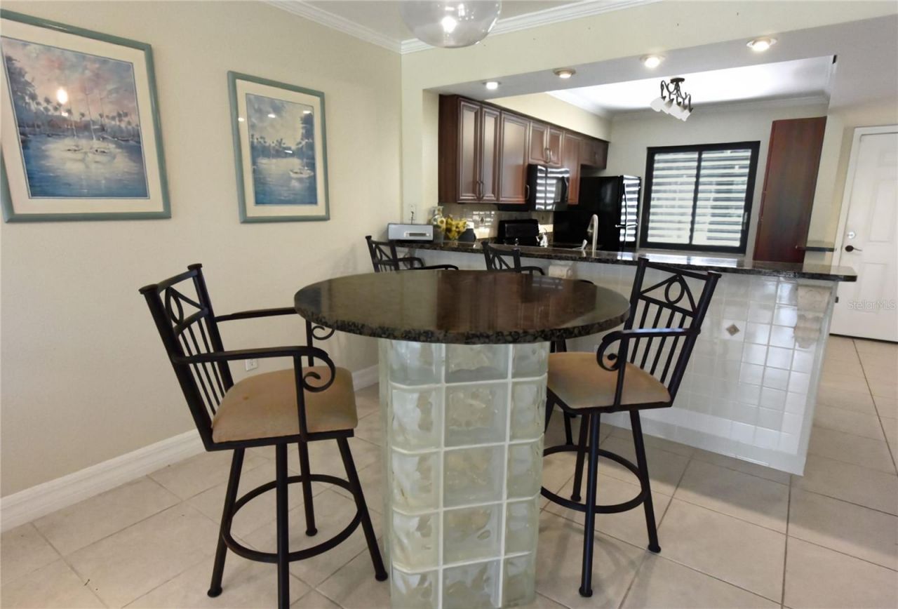 5231 Lake Village Drive, Unit 27, Sarasota, FL 34235 Photo