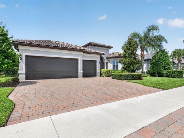 604 SE Monteiro Drive, Port St. Lucie, FL 34984