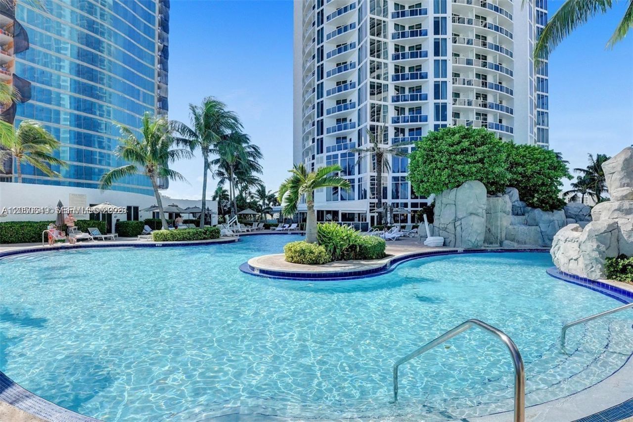 18001 Collins Ave , Unit 1814, Sunny Isles Beach, FL 33160 Photo