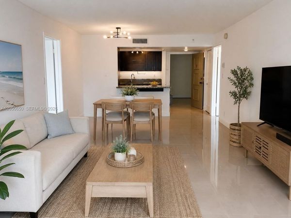 100 Lakeview Dr, Unit 316, Weston, FL 33326